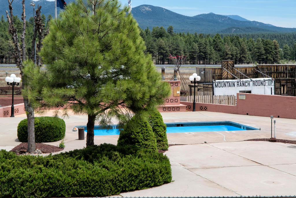 Mountain Ranch Resort At Beacon Hill Williams Buitenkant foto