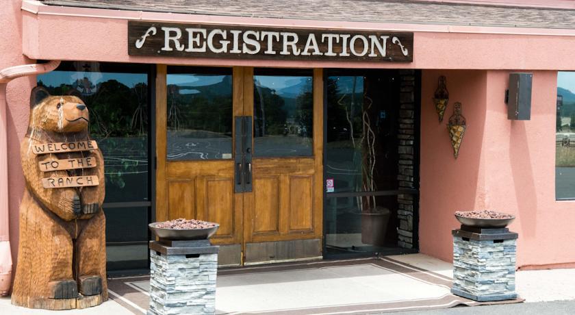 Mountain Ranch Resort At Beacon Hill Williams Buitenkant foto
